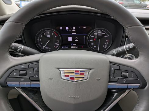 Used 2023 Cadillac XT6 Premium Luxury w/ Technology Package image 26