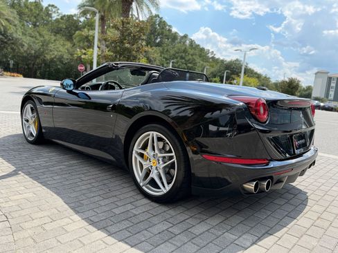 Used 2016 Ferrari California T RWD image 14