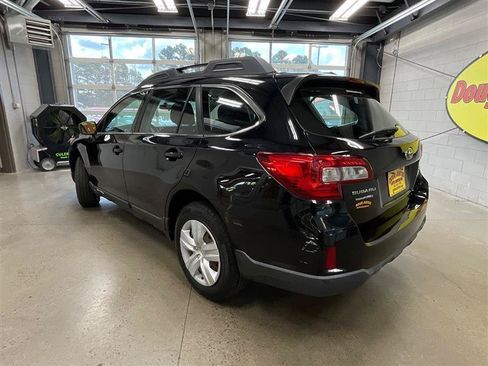 Used 2016 Subaru Outback 2.5i AWD/4WD image 3