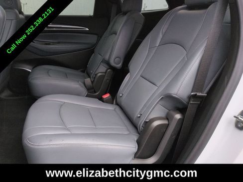Used 2023 Buick Enclave Essence AWD/4WD image 16
