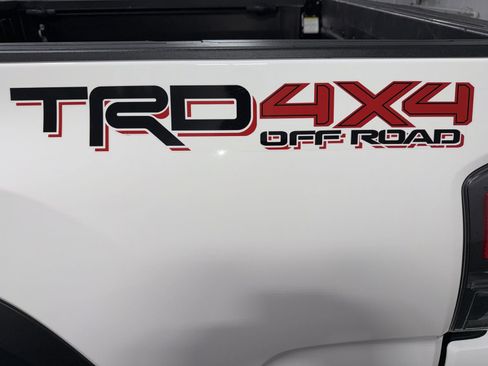 Used 2023 Toyota Tacoma TRD Off-Road w/ Technology Package AWD/4WD image 33