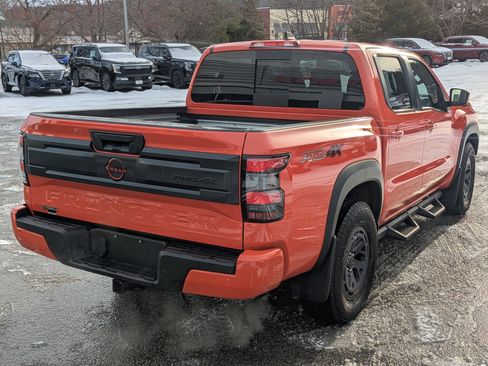 Used 2025 Nissan Frontier PRO-4X w/ Pro Convenience Package image 7