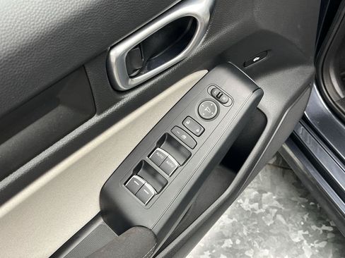 Used 2023 Honda Civic LX image 7
