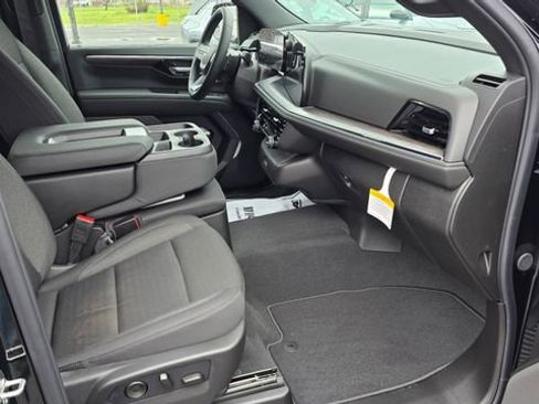 New 2026 Chevrolet Suburban LS image 13