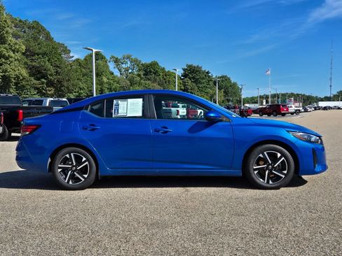 Used 2024 Nissan Sentra SV FWD image 7