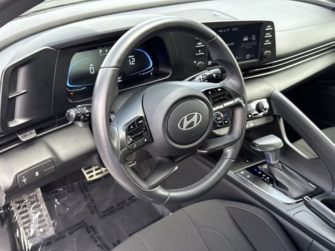 Certified 2025 Hyundai Elantra Sport FWD image 16