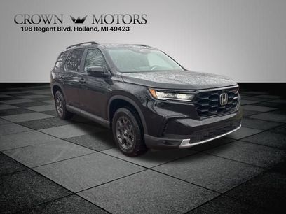 New 2025 Honda Pilot TrailSport