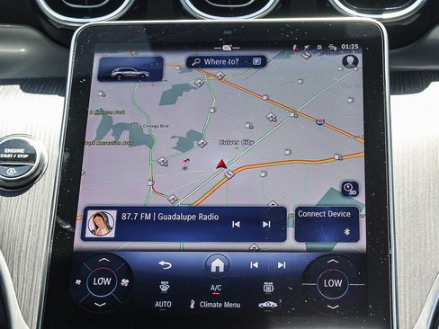 Used 2025 Mercedes-Benz GLC 300 image 15