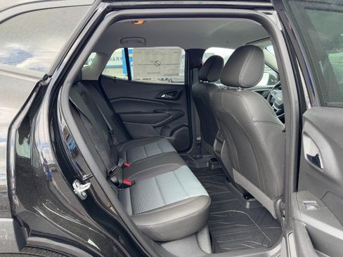 New 2026 Chevrolet Trax LT w/ Driver Confidence Package FWD image 5