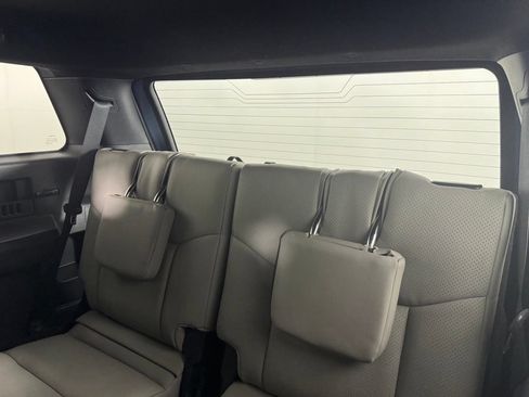 Used 2025 Toyota 4Runner SR5 AWD/4WD image 29