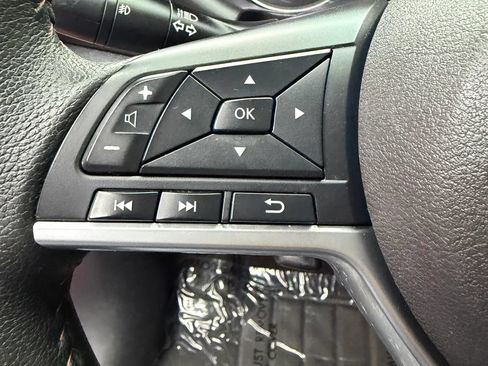 Used 2019 Nissan Kicks SR w/ Exterior Electronics Package FWD image 15