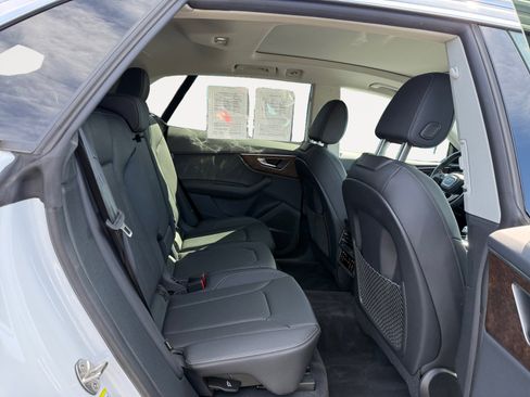 Used 2023 Audi Q8 Premium Plus image 18