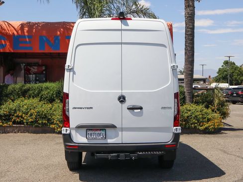 Used 2024 Mercedes-Benz Sprinter 2500 image 7
