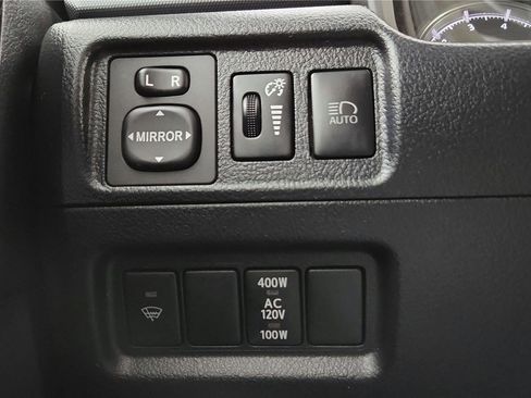 Used 2020 Toyota 4Runner Nightshade image 33