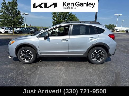 Used 2016 Subaru Crosstrek 2.0i Premium AWD/4WD image 2