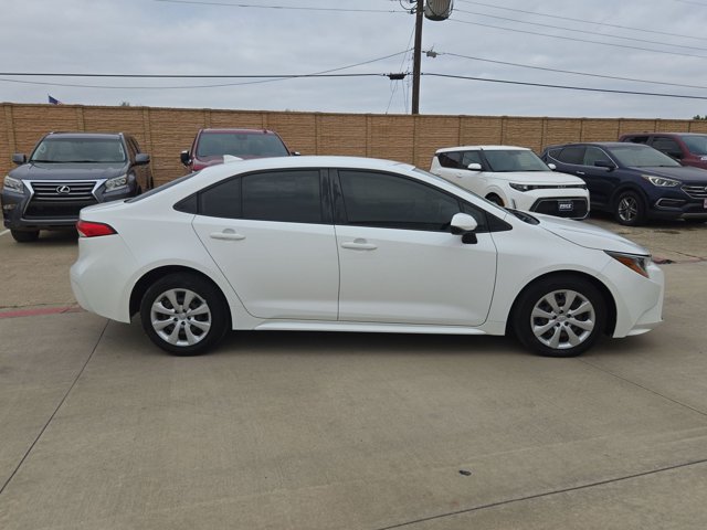 Used 2021 Toyota Corolla LE FWD image 4