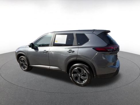 Used 2025 Nissan Rogue SV image 10