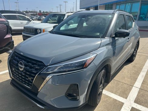 Used 2024 Nissan Kicks SR w/ SR Premium Package image 13