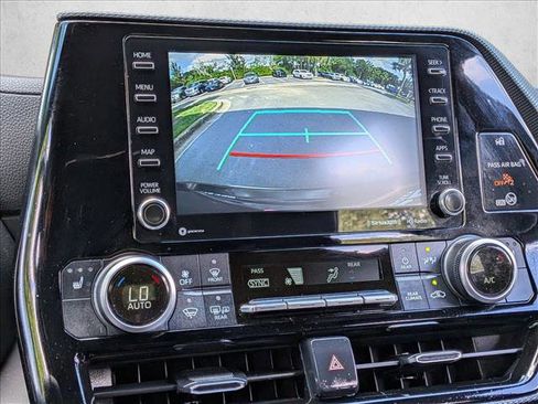 Used 2021 Toyota Highlander XSE FWD image 23