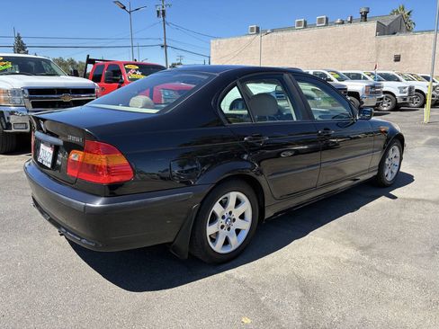 Used 2002 BMW 325i Sedan RWD image 2