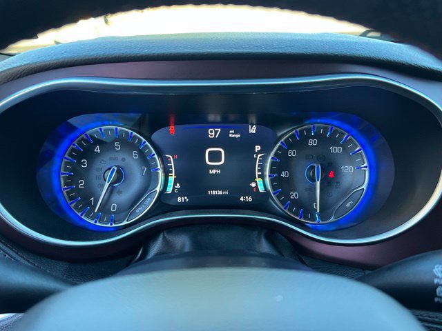 Used 2020 Chrysler Pacifica Limited FWD image 27