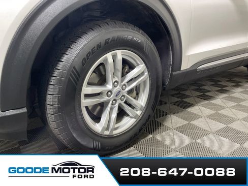 Used 2022 Ford Explorer XLT w/ Equipment Group 202A AWD/4WD image 27