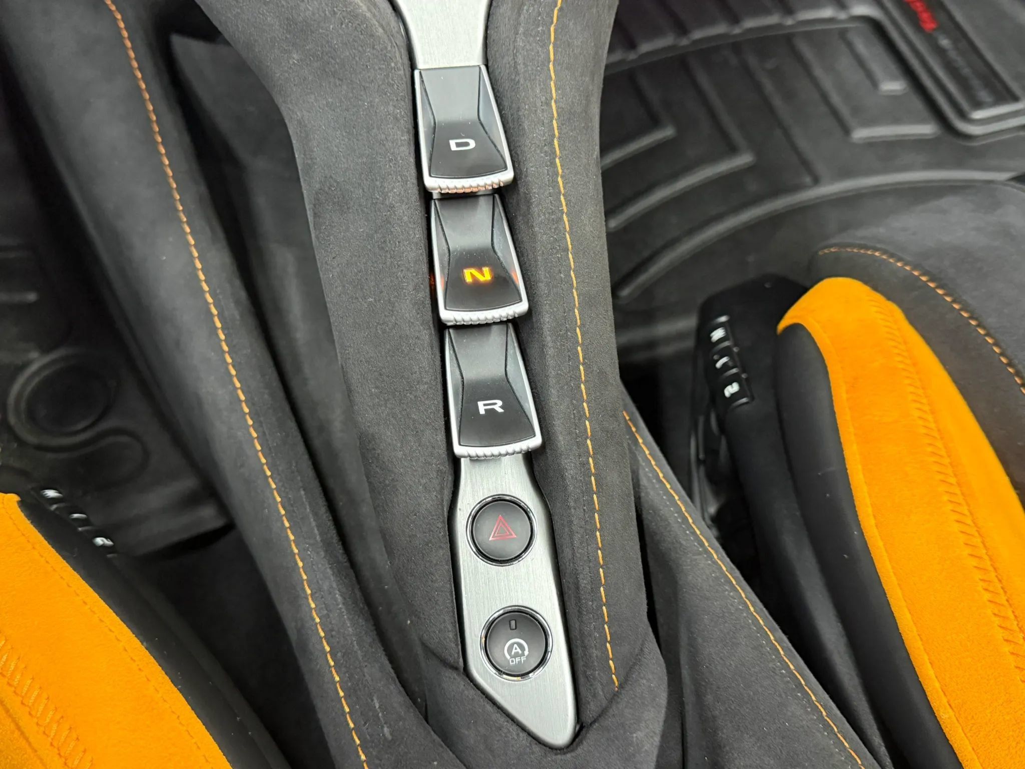 Used 2025 McLaren 750S Spider RWD image 47