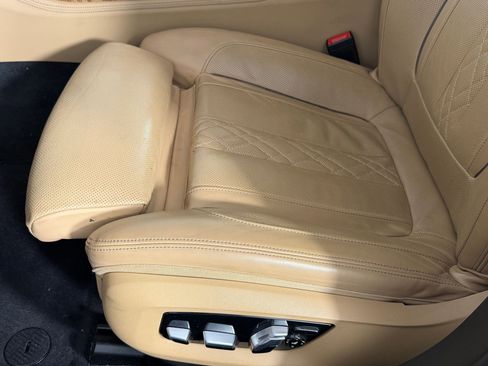 Used 2018 BMW 750i image 13