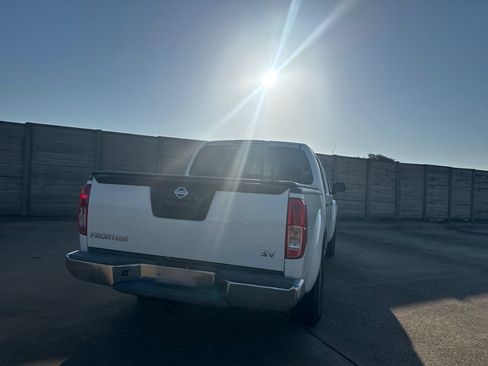 Used 2016 Nissan Frontier SV RWD image 17