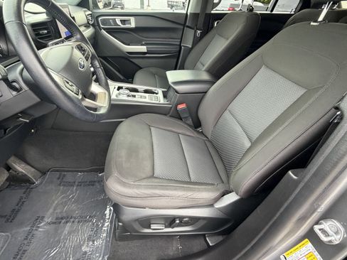 Certified 2022 Ford Explorer XLT image 13