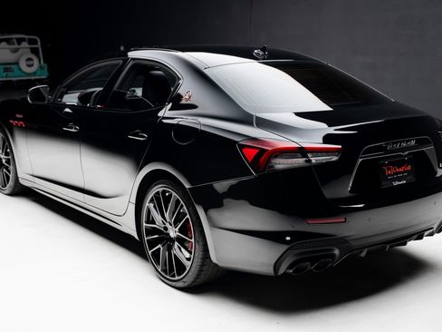 Used 2021 Maserati Ghibli Trofeo image 26