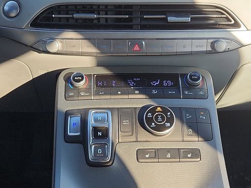 Used 2022 Hyundai Palisade SEL w/ Premium Package image 18