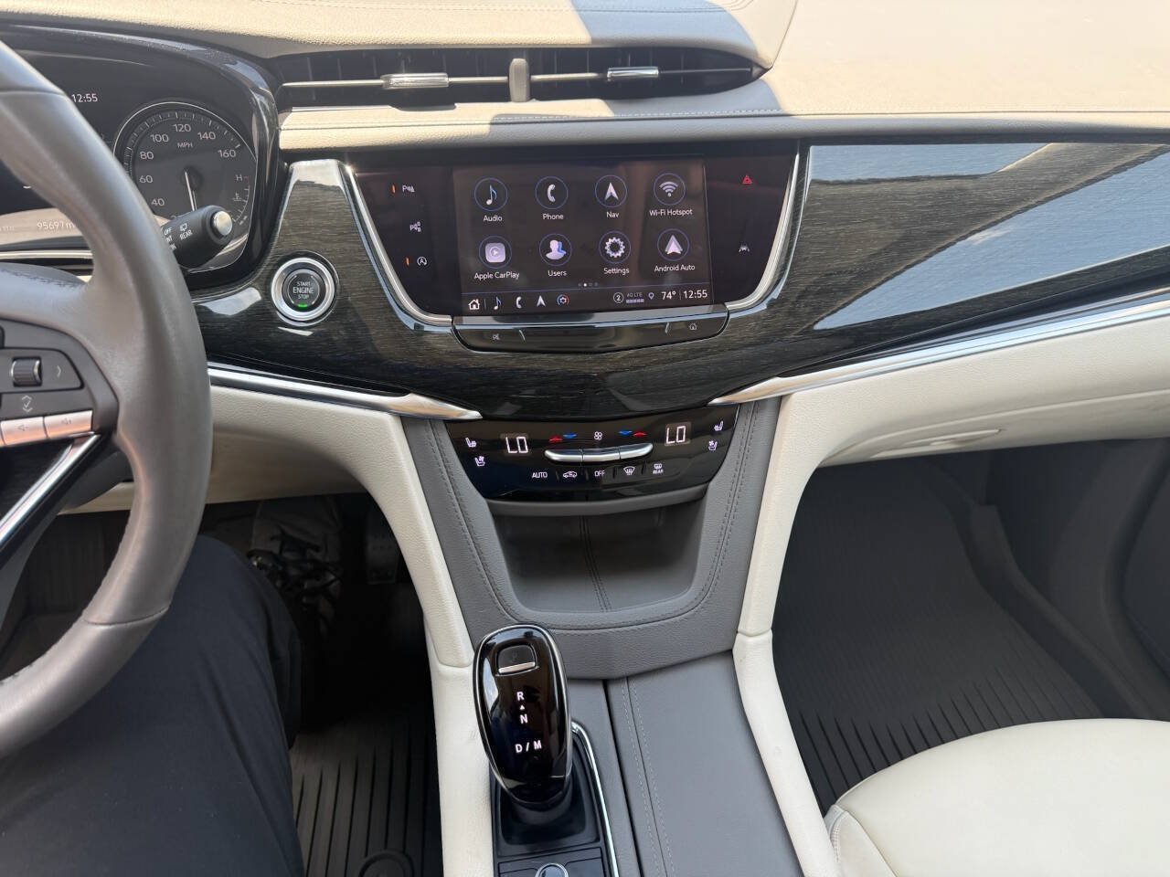 Used 2022 Cadillac XT6 Premium Luxury w/ Technology Package FWD image 21
