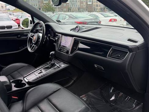 Used 2018 Porsche Macan GTS AWD/4WD image 17