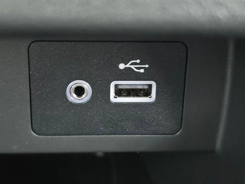 New 2025 Nissan Versa SV w/ Lighting Package image 5