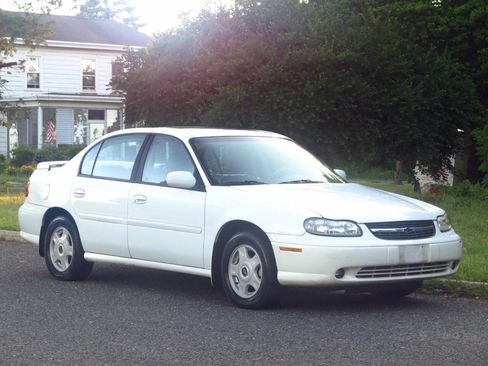 Used 2001 Chevrolet Malibu LS w/ Preferred Equipment Group 1 FWD image 7