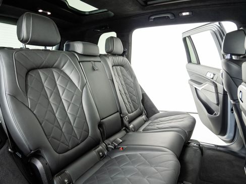 Used 2026 BMW X7 M60i AWD/4WD image 21