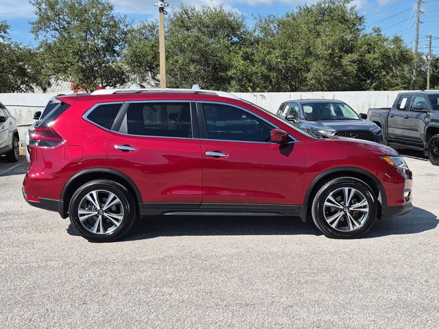 Used 2019 Nissan Rogue SV w/ Premium Package FWD image 4