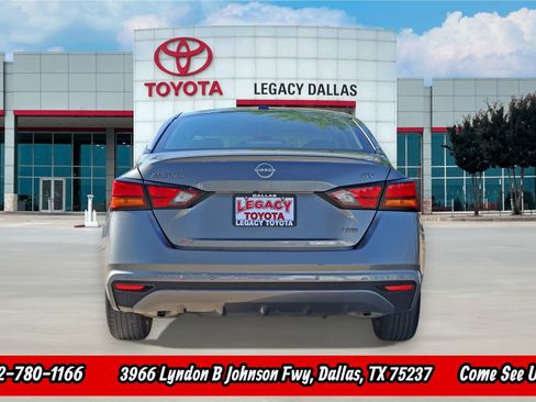 Used 2024 Nissan Altima 2.5 SV image 8