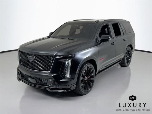 Used 2025 Cadillac Escalade V w/ LPO, Floor Liner Package AWD/4WD image 4