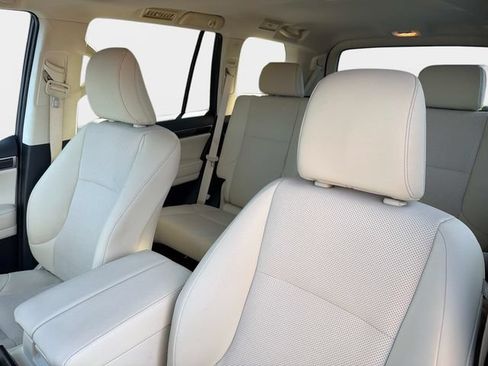 Used 2022 Lexus GX 460 Premium w/ Accessory Package AWD/4WD image 20