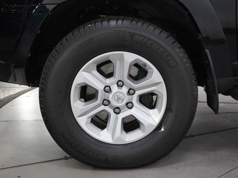 Used 2018 Toyota 4Runner SR5 Premium image 29