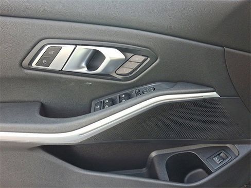 Used 2021 BMW 330i xDrive Sedan w/ Premium Package image 12