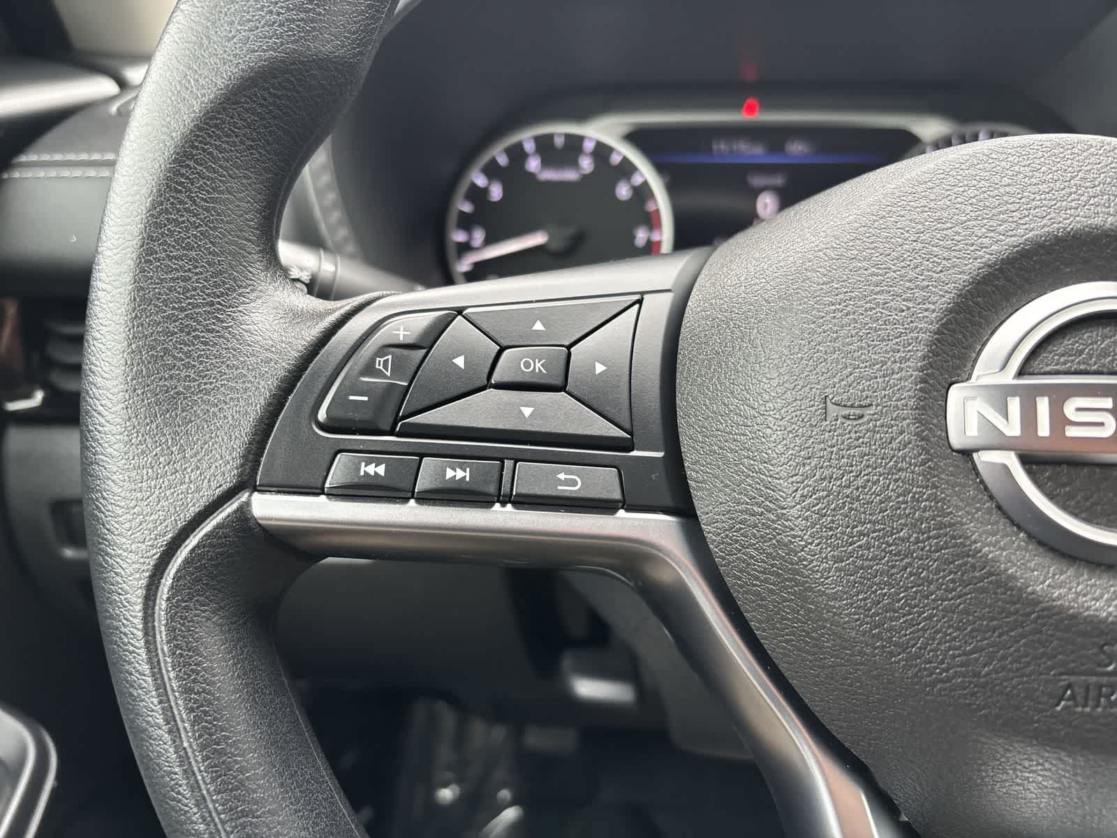 Used 2024 Nissan Sentra SV FWD image 14
