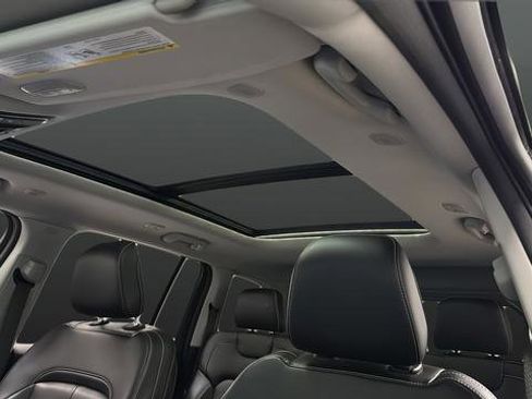 Used 2023 Jeep Grand Cherokee 4WD 4xe image 12