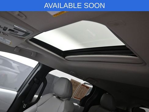 Used 2026 Toyota Sienna XLE FWD image 26