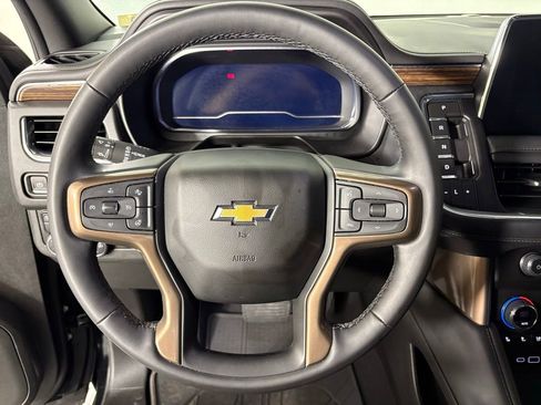 Used 2024 Chevrolet Suburban High Country AWD/4WD image 26