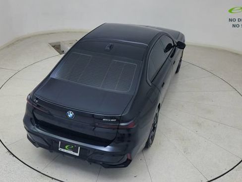 Used 2025 BMW i7 eDrive50 w/ M Sport Package RWD image 80