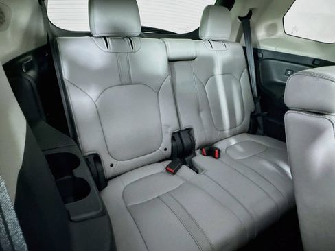 Used 2024 Honda Pilot Touring image 38