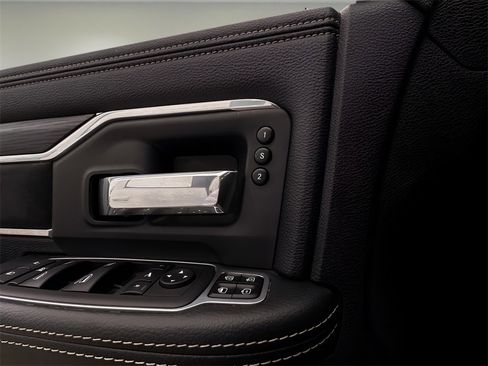 Used 2024 RAM 3500 Laramie w/ Night Edition image 28